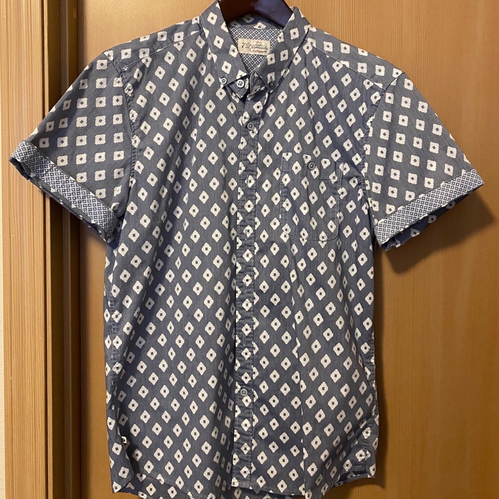 7 Diamonds button up shirt
